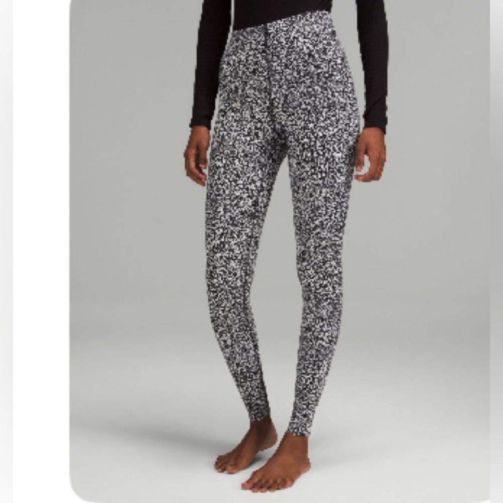 Lululemon InStill High-Rise Tight 28". Warped Grain Alpine White Black. Size 8.